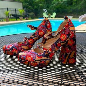 Nasty Gal 5” Mod heels platform floral rhinestone buckle 8/41